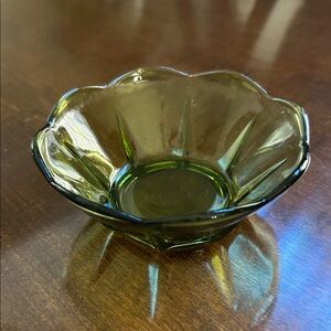 Vintage Anchor Hocking Avocado Green Glass Decorative Bowl